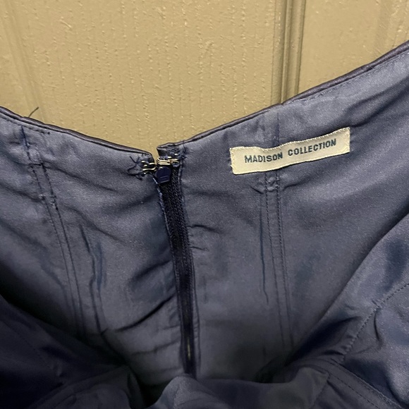 Madison collection gown - Picture 3 of 3